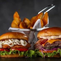 2 Burguers da Sua Escolha + 1 Batata